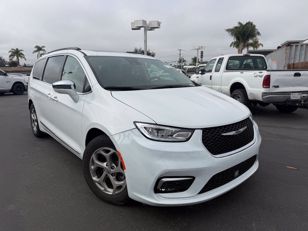 Used 2022 Chrysler Pacifica Limited FWD image 1
