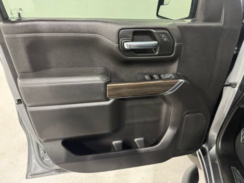 Used 2019 Chevrolet Silverado 1500 LT Trail Boss w/ Convenience Package AWD/4WD image 17