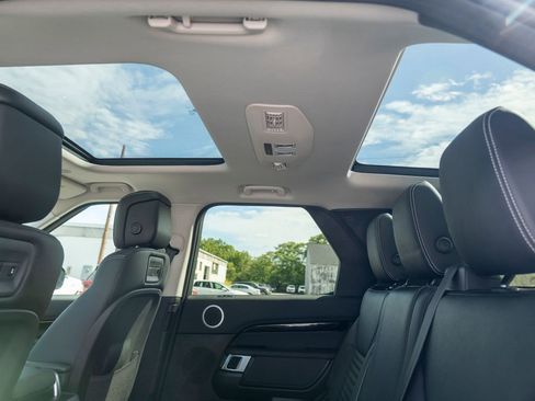 Certified 2024 Land Rover Discovery S image 34