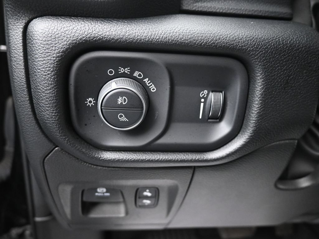 Used 2022 RAM 1500 Big Horn AWD/4WD image 12