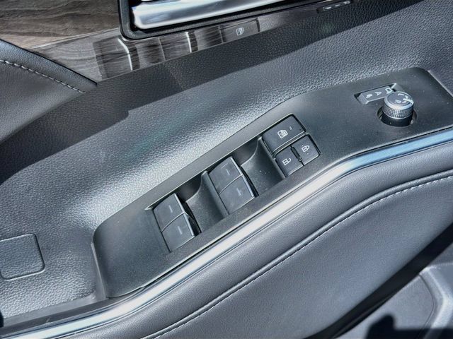 Used 2026 Toyota Highlander Limited AWD/4WD image 24