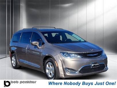 Used 2017 Chrysler Pacifica Touring-L Plus