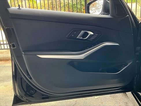 Certified 2025 BMW 330i Sedan image 21