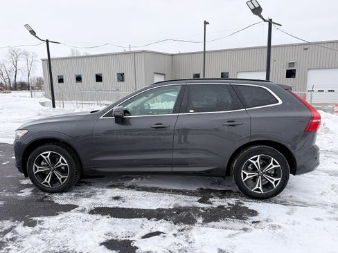 Used 2022 Volvo XC60 B5 Momentum w/ Climate Package image 6