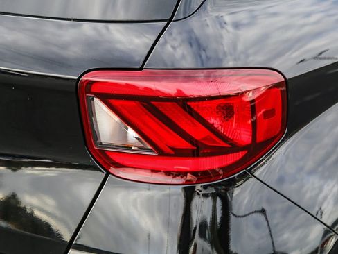 Used 2022 Hyundai Venue SE image 10