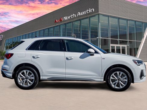 Certified 2025 Audi Q3 2.0T Premium w/ Convenience Package image 3