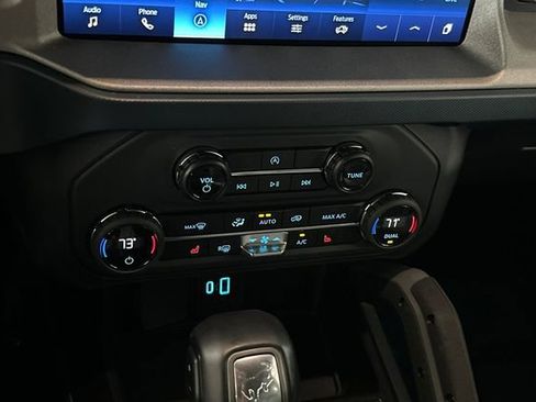 Used 2024 Ford Bronco Outer Banks AWD/4WD image 25