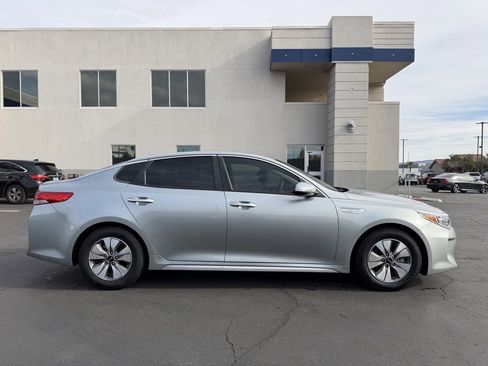 Used 2017 Kia Optima Premium w/ Hybrid Convenience Package image 2