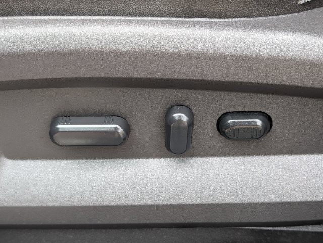 Used 2015 Lincoln MKX FWD image 11