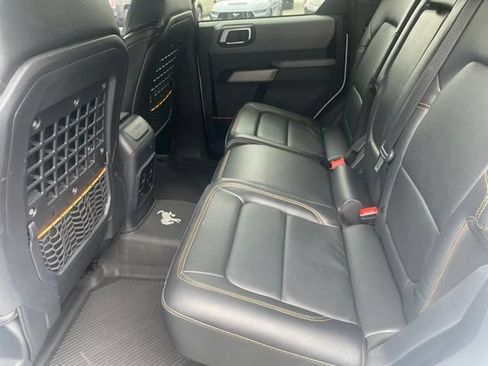Used 2023 Ford Bronco Badlands AWD/4WD image 9