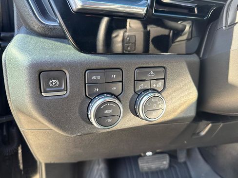 Used 2023 GMC Sierra 1500 Elevation image 13