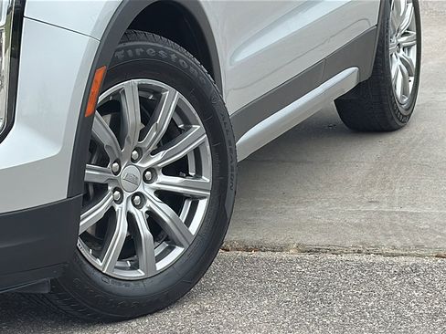 Used 2022 Cadillac XT4 Premium Luxury w/ Safety Alert Package image 3