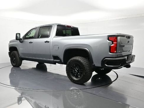 New 2026 Chevrolet Silverado 2500 ZR2 image 8