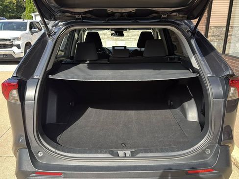 Used 2024 Toyota RAV4 XLE FWD image 23