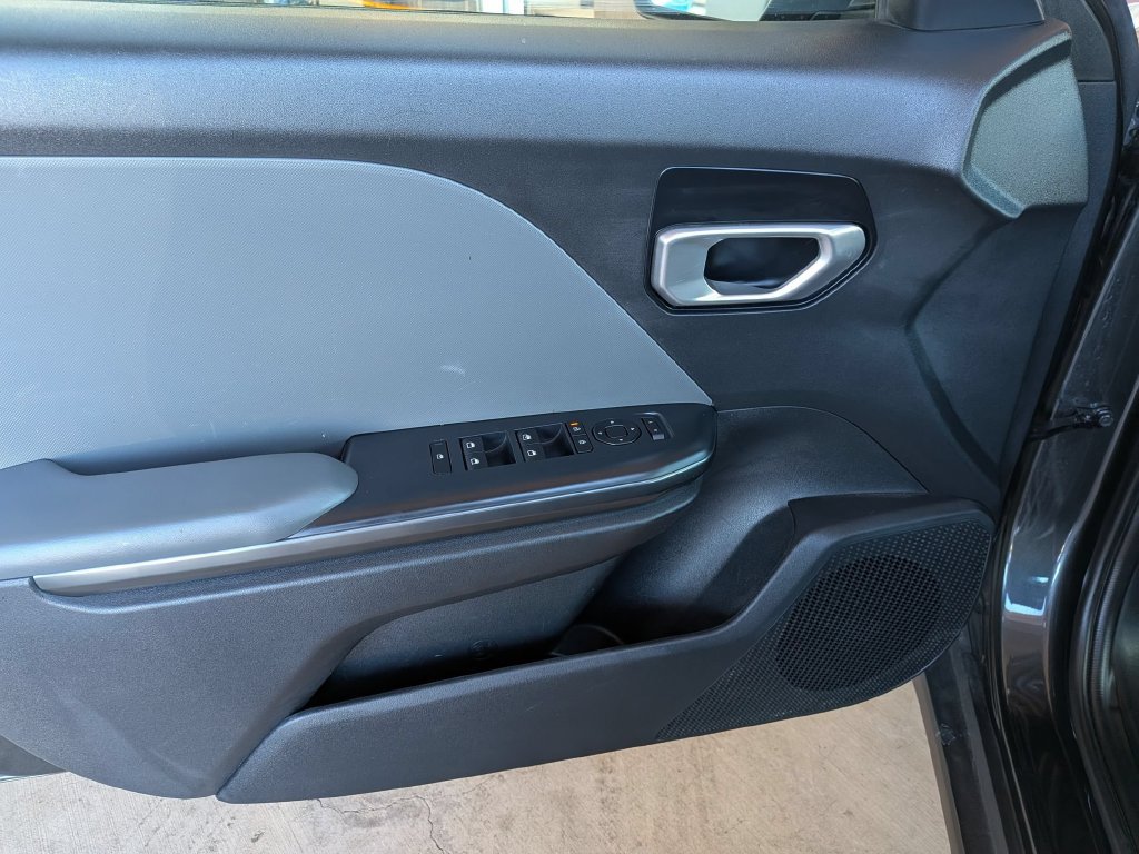 Used 2025 Kia K4 FWD image 11