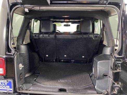 Used 2014 Jeep Wrangler Unlimited Sahara AWD/4WD image 29