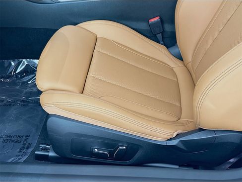 Used 2025 BMW 230i 230i w/ M Sport Package image 19