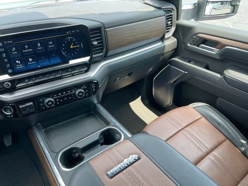 Used 2024 Chevrolet Silverado 2500 High Country w/ High Country Premium Package AWD/4WD image 38