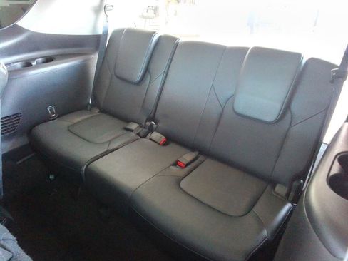 Used 2017 Nissan Armada Platinum image 21