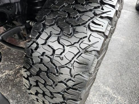Used 2025 Jeep Wrangler Unlimited Rubicon w/ XTREMEE 35" Tire Package image 25