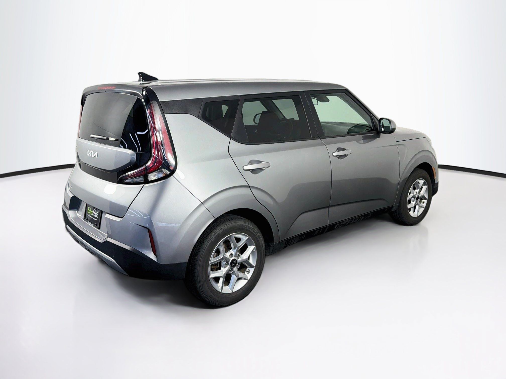 Used 2025 Kia Soul LX w/ LX Technology Package FWD image 9