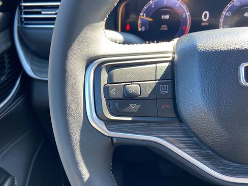 Used 2024 Jeep Wagoneer Series III image 15