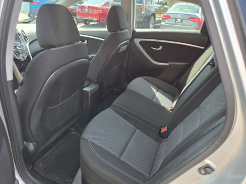 Used 2015 Hyundai Elantra GT FWD image 9