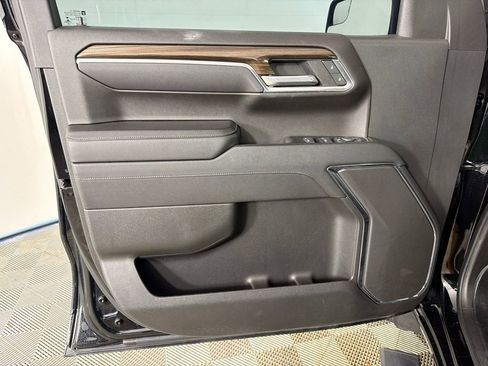 Used 2023 Chevrolet Silverado 1500 LT w/ Z71 Off-Road Package AWD/4WD image 10