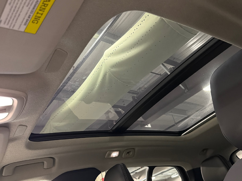 Certified 2024 Volvo XC40 B5 Plus w/ Protection Package Premier AWD/4WD image 20