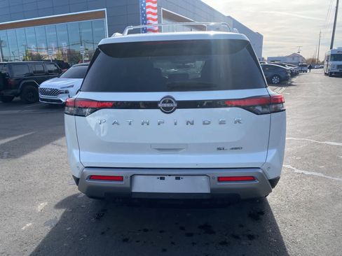 Used 2024 Nissan Pathfinder SL image 11
