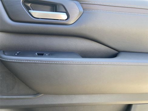 New 2026 Nissan Armada SL w/ Captain's Chari Seat Package image 32