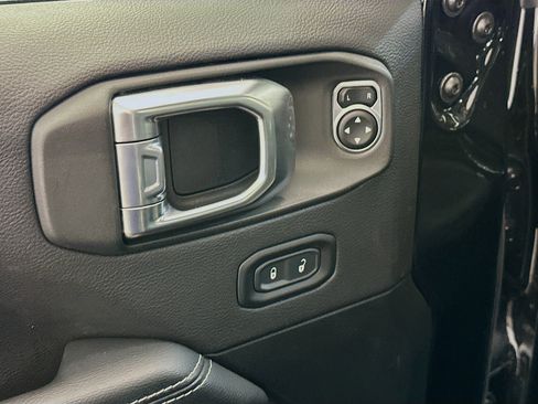 Used 2023 Jeep Wrangler Sahara image 15