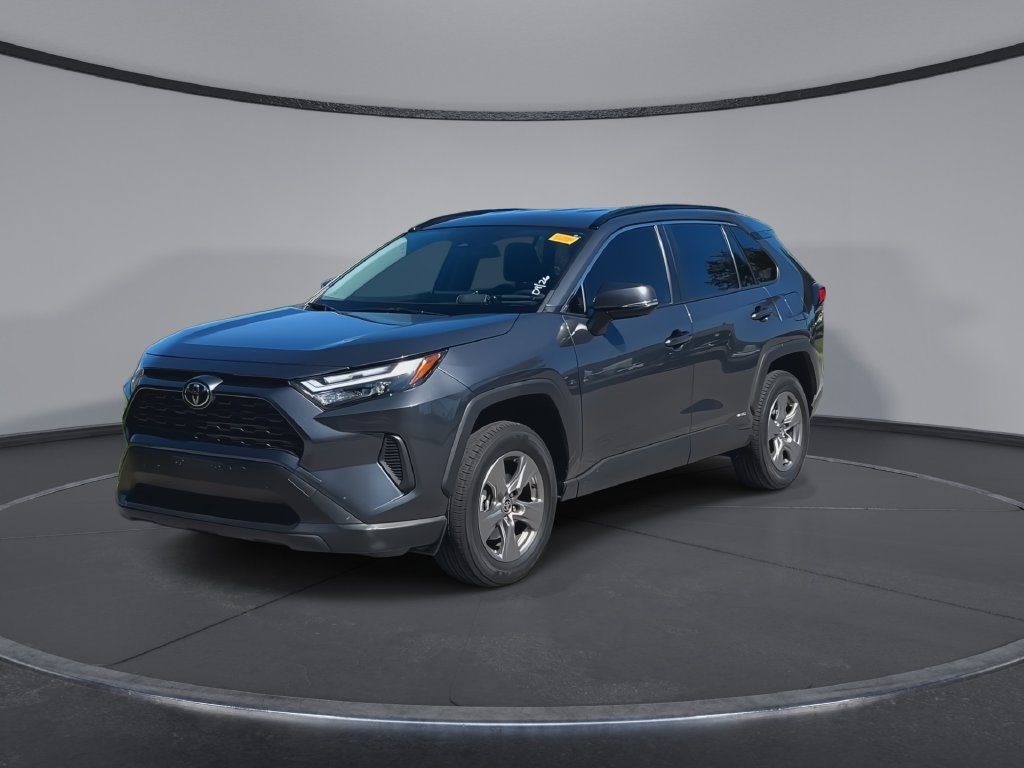 Certified 2025 Toyota RAV4 LE AWD/4WD image 4