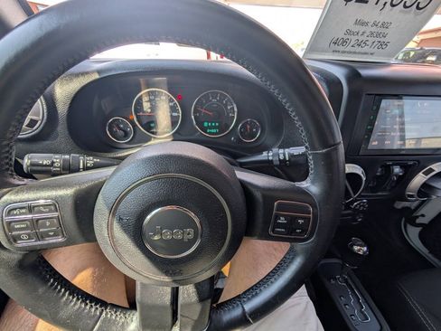 Used 2014 Jeep Wrangler Unlimited Sahara AWD/4WD image 10
