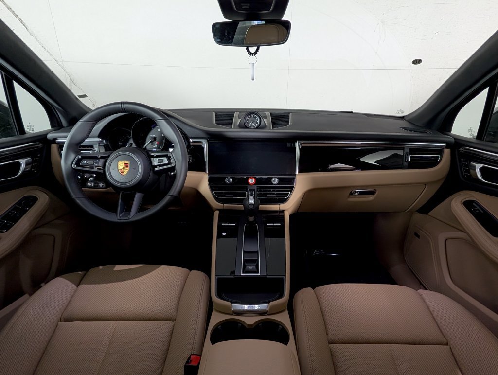New 2026 Porsche Macan AWD/4WD image 20