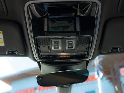 Used 2022 Land Rover Range Rover Westminster Edition image 15