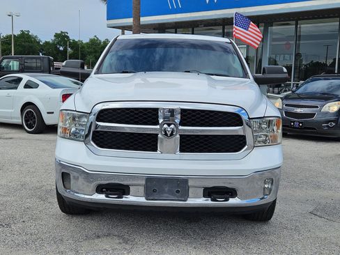 Used 2018 RAM 1500 Classic SLT AWD/4WD image 2