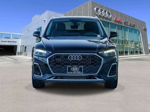 Used 2023 Audi Q5 e Premium w/ Convenience Package image 2