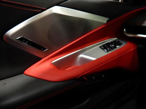 Used 2021 Chevrolet Corvette Stingray Preferred Cpe w/ Z51 Performance Package image 26