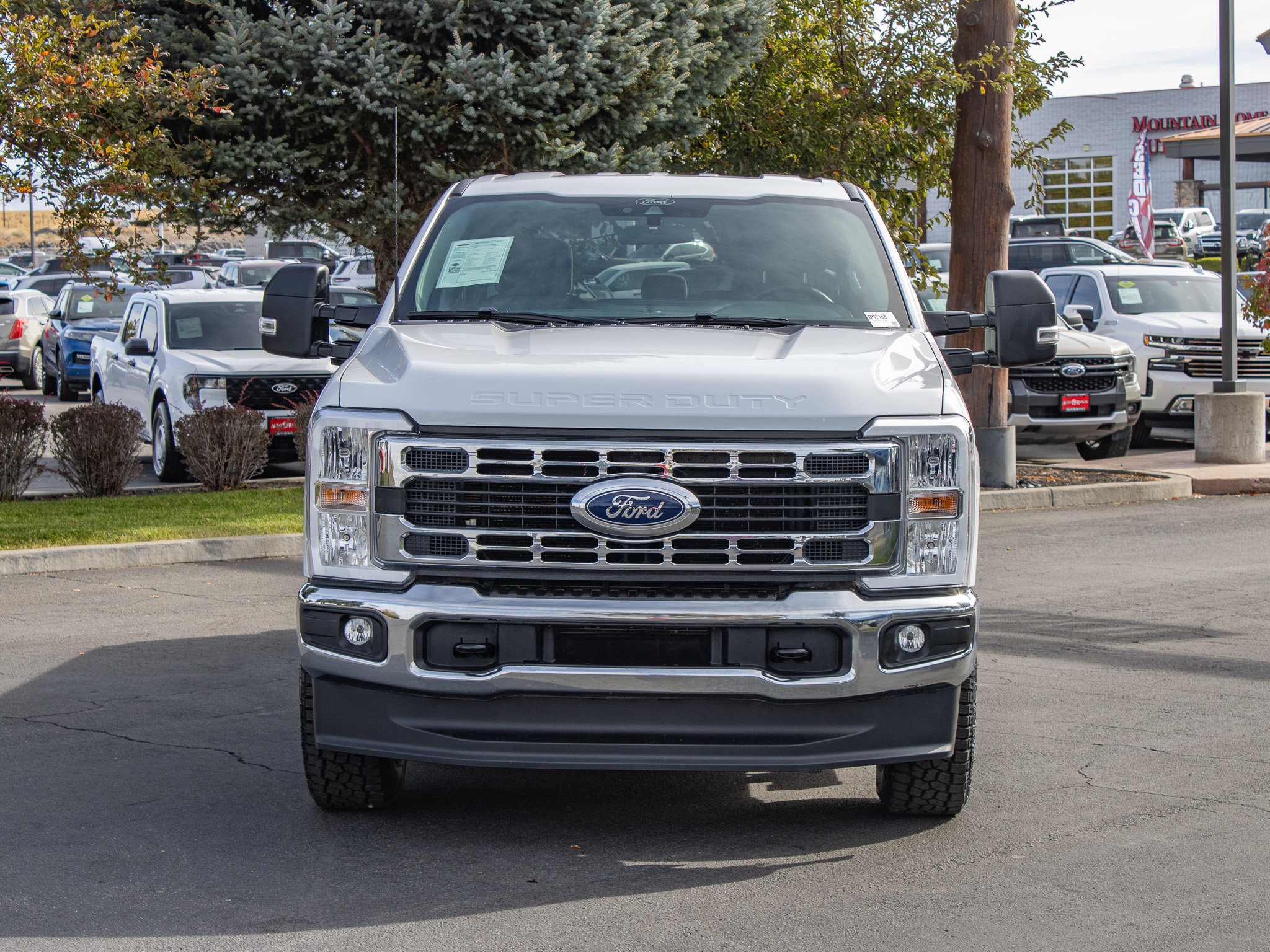 Used 2025 Ford F250 XLT AWD/4WD image 3
