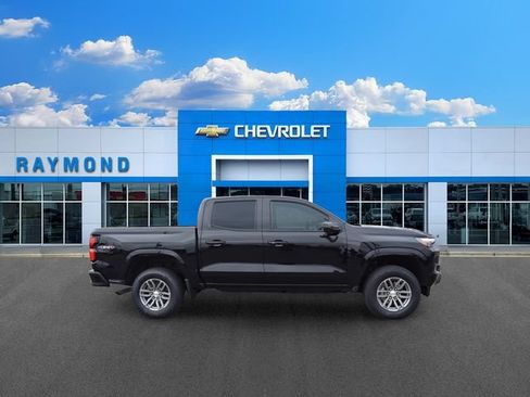 New 2026 Chevrolet Colorado LT w/ LT Convenience Package AWD/4WD image 2