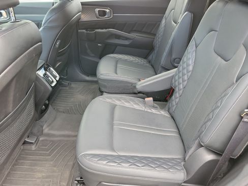 Used 2022 Kia Sorento SX FWD image 13