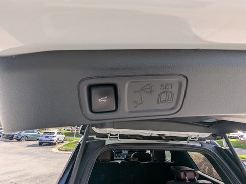 Used 2024 Ford Expedition Limited RWD image 18
