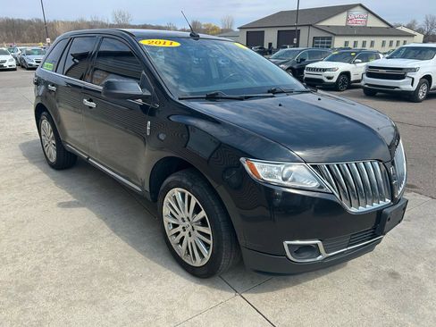 Used 2011 Lincoln MKX AWD w/ Sight & Sound Pkg image 3