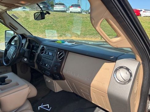 Used 2012 Ford F350 Lariat w/ Chrome Pkg RWD image 32