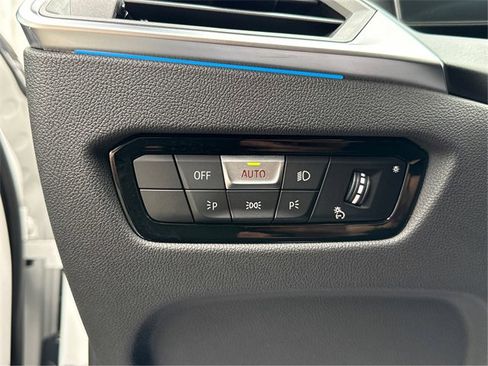 Used 2024 BMW 330i xDrive Sedan w/ Convenience Package image 20