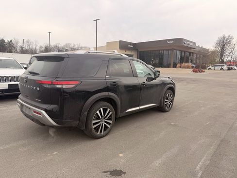 Certified 2024 Nissan Pathfinder Platinum w/ Cargo Package image 4