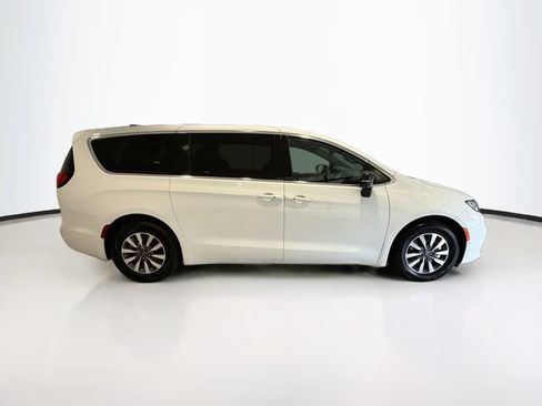 Used 2026 Chrysler Pacifica Select FWD image 7