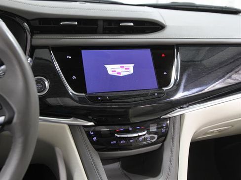 Certified 2024 Cadillac XT6 Premium Luxury image 9