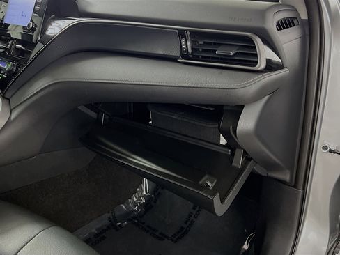 Used 2024 Toyota Camry SE image 34